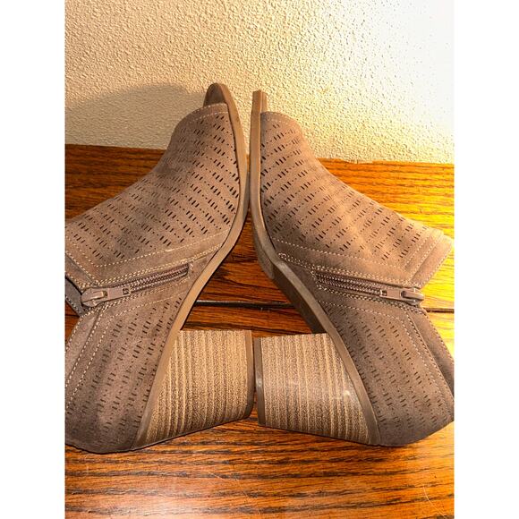 Madeline Girl Wrenn Preppy Edgy Baddie Open Toe Stacked Heel - Picture 4 of 11